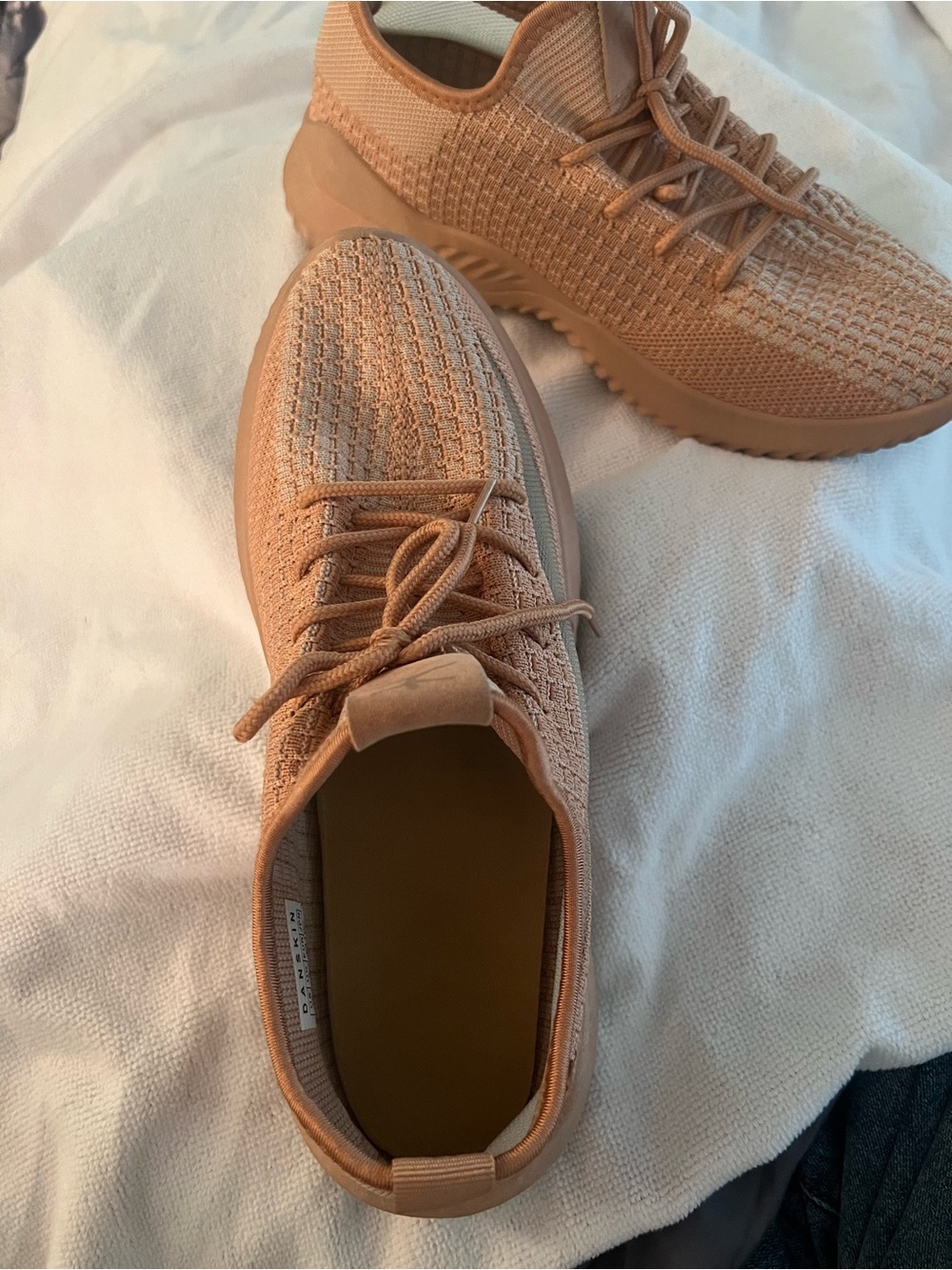Danskin Ecstatic Women’s Blush Pink Knit Lace Up Athletic Sneakers.